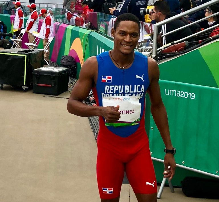 El dominicano Yancarlos Martinez avanza a las semifinales de los 200 metros