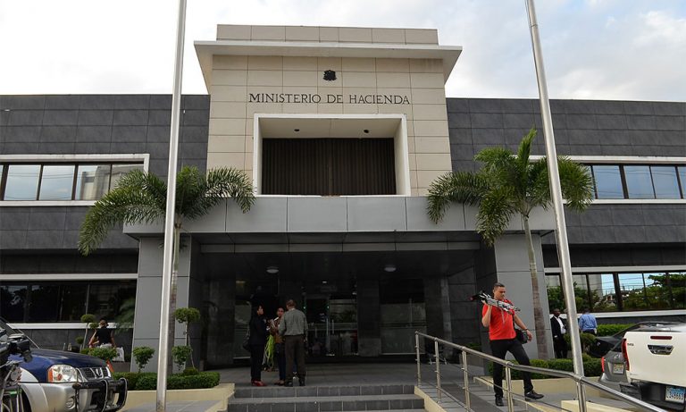 Gobierno cobra seguro por alza de combustible.