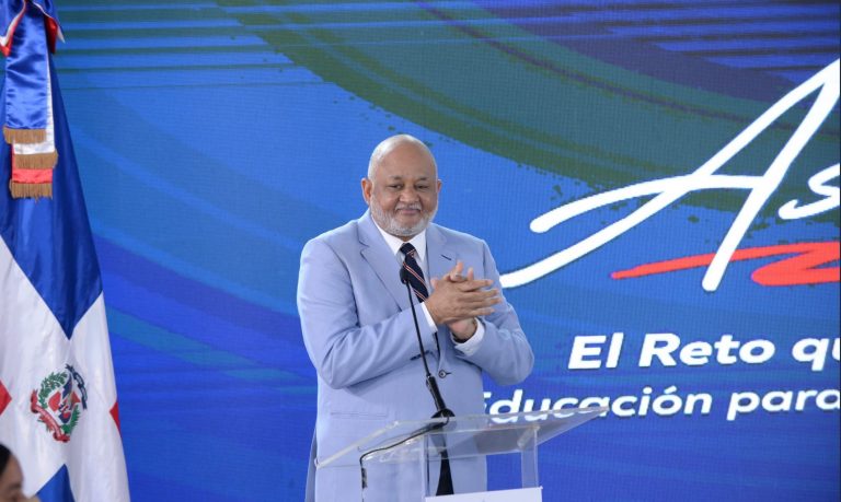 VIDEO-Ministro Educación destaca logros del año escolar 2020-2021.