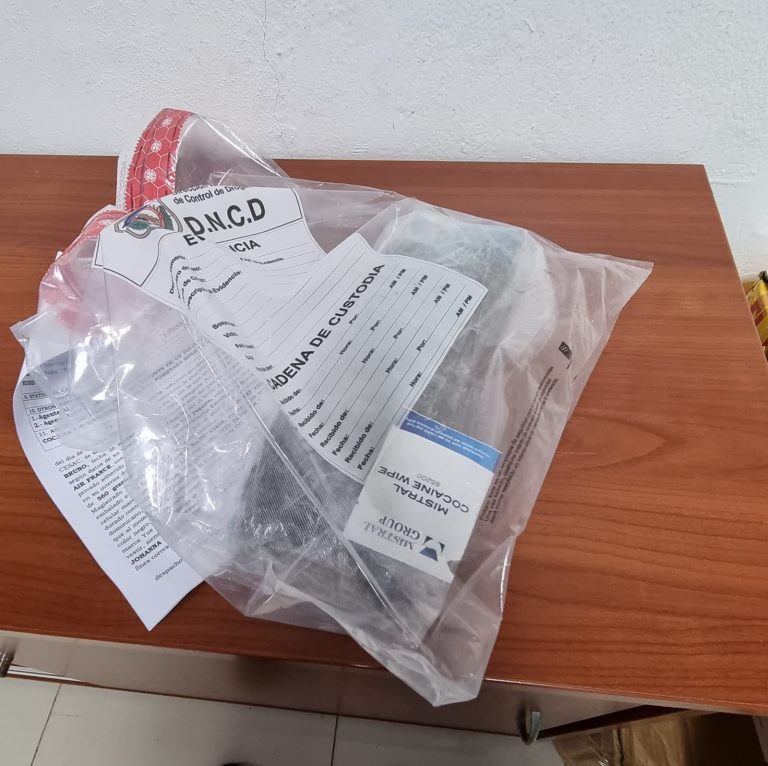 Apresan Francesa en el AILA con mas de medio kilo de COCAINA escondido en pañal