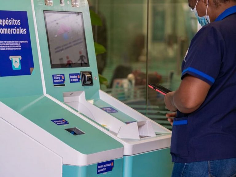 Popular introduce cajeros automáticos que aceptan monedas y mayor cantidad de billetes
