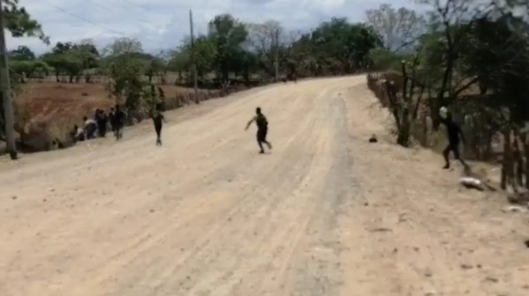 Video-cientos de haitianos entran a territorio Dominicano de forma ilegal