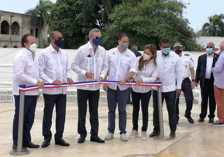 Presidente Luis Abinader inaugura parqueo de La Atarazana en la Ciudad Colonia