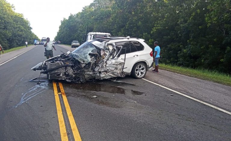 Al menos cinco muertos y varios heridos en accidente Santo Domingo-Samaná