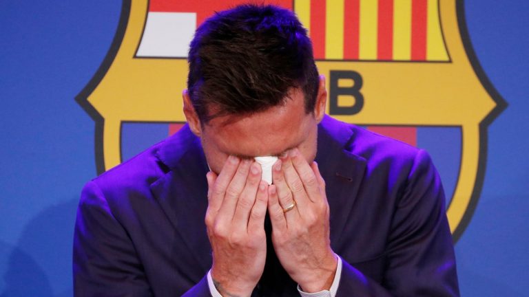 Messi se va de Barcelona tras 21 años, pero promete volver.