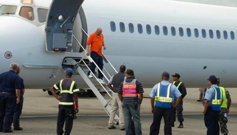 Llegan 45 exconvictos dominicanos que cumplieron condenas en Estados Unidos