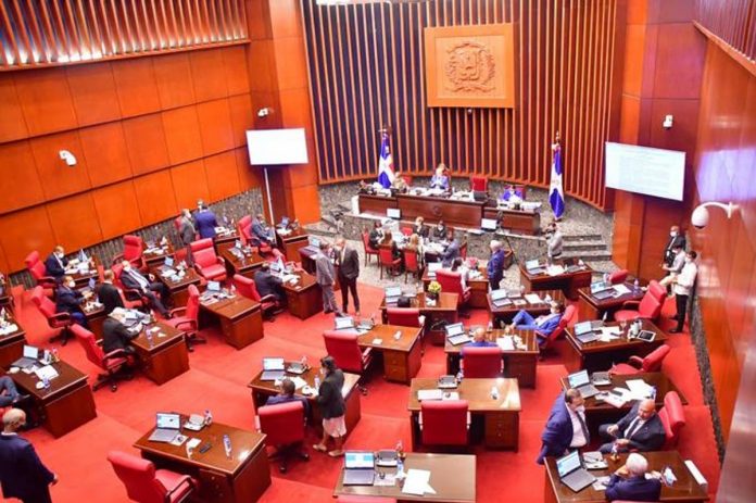 senado-violo-procedimientos-al-leer-informe-de-prestamo-sin-tener-las-firmas-suficientes