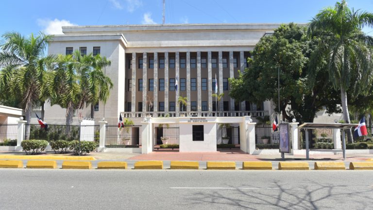 Educación llama a miles de estudiantes a uno de los exámenes más importantes del año