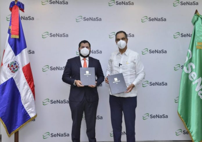 El-presidente-ejecutivo-de-AFP-Crecer-Hector-Jose-Rizek-junto-al-director-ejecutivo-de-SeNaSa-Dr.-Santiago-Hazim.-1-770x540