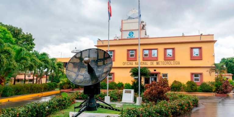 Pronostican chubascos en varias regiones del país por vaguada.