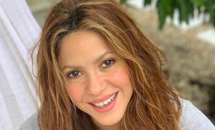 Shakira-deleita-a-sus-fans-al-ritmo-del-rap-con-Push-It