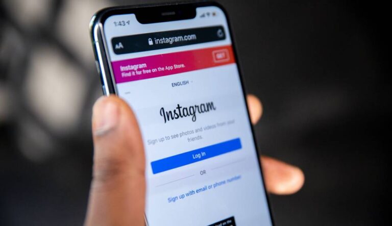Adiós a los perfiles engañosos: Instagram limitará contenido con personas generadas por IA
