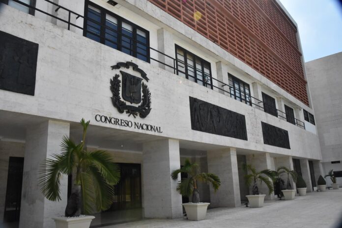 Comisión Nacional de los Derechos Humanos demandan agendar conocimiento del proyecto de Ley que modifica el régimen penitenciario por parte de Congreso.