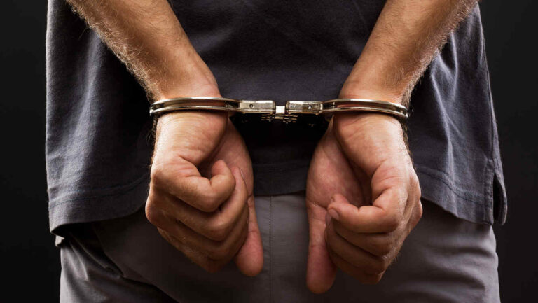 Joven tras las rejas por una Choco Rica: usuarios cuestionan la medida