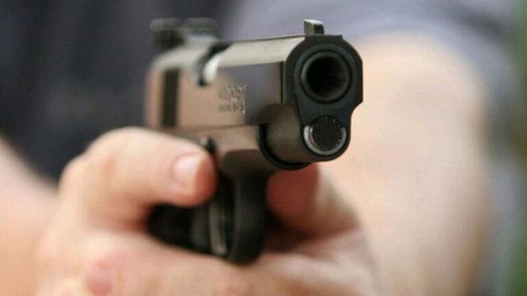 Disparos dejan un muerto y dos heridos en violento tiroteo