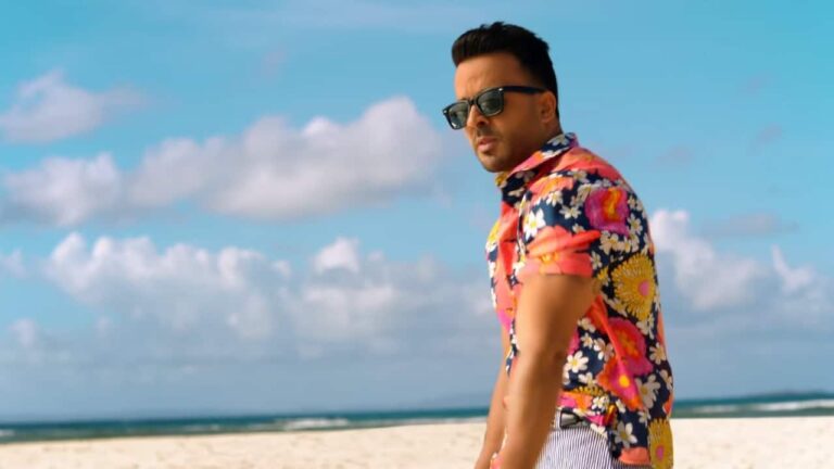 Luis Fonsi en río Fula a ritmo de bachata y graba videoclip