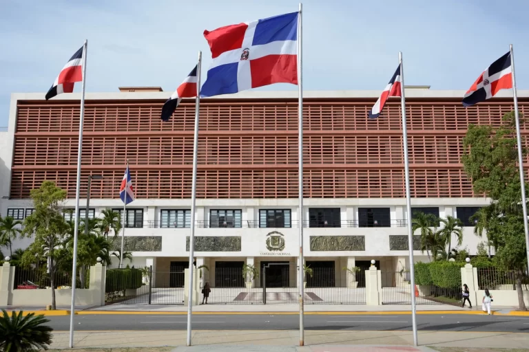 Ejecutivo somete al Senado una batería de 18 cambios al Código Penal