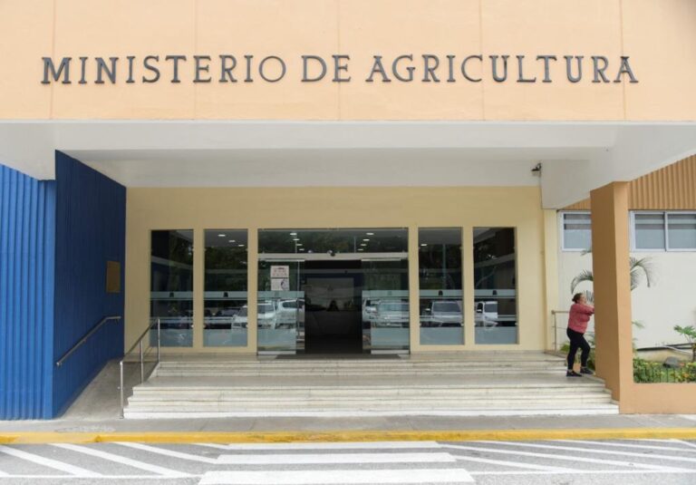 Escándalo en Agricultura: siete directivos renuncian por presuntos actos irregulares