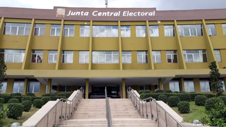 Encuestas electorales no podrán difundirse antes de julio de 2027