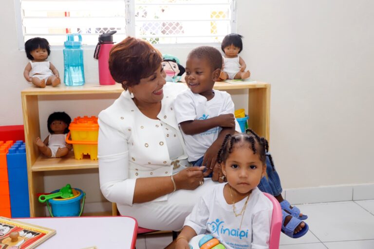 Directora del INAIPI, Josefa Castillo Rodríguez, inaugura Centro de Atención Integral Comunitario SAN RAFAEL DEL YUMA,