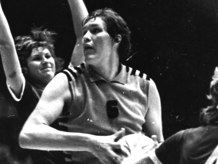 Adiós a Uliana Semenova, ícono del baloncesto y una de las jugadoras más altas de la historia