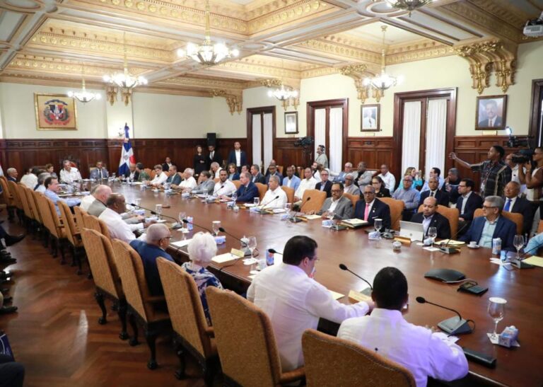 Presidente Abinader llama a reforzar la transparencia en el uso de los recursos públicos
