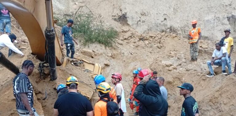 Derrumbe en mina de San Cristóbal deja un muerto tras 13 horas de búsqueda