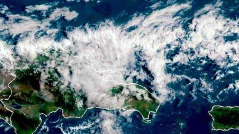 Sistema lluvioso afecta al país este domingo: ocho provincias en alerta verde