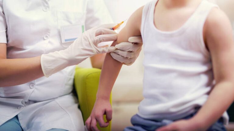 Médicos piden reforzar medidas ante meningitis