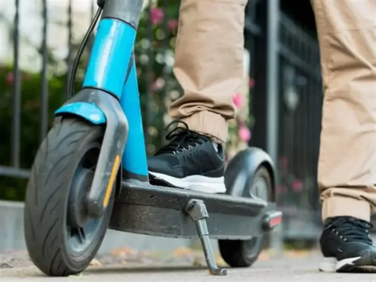 Patinetas eléctricas bajo regulación: lo que pagarías por violar las normas