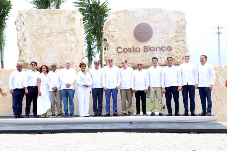 Presidente Luis Abinader reivindica munícipes de Boca Chica con inversión público-privada superior a RD$20 mil millones