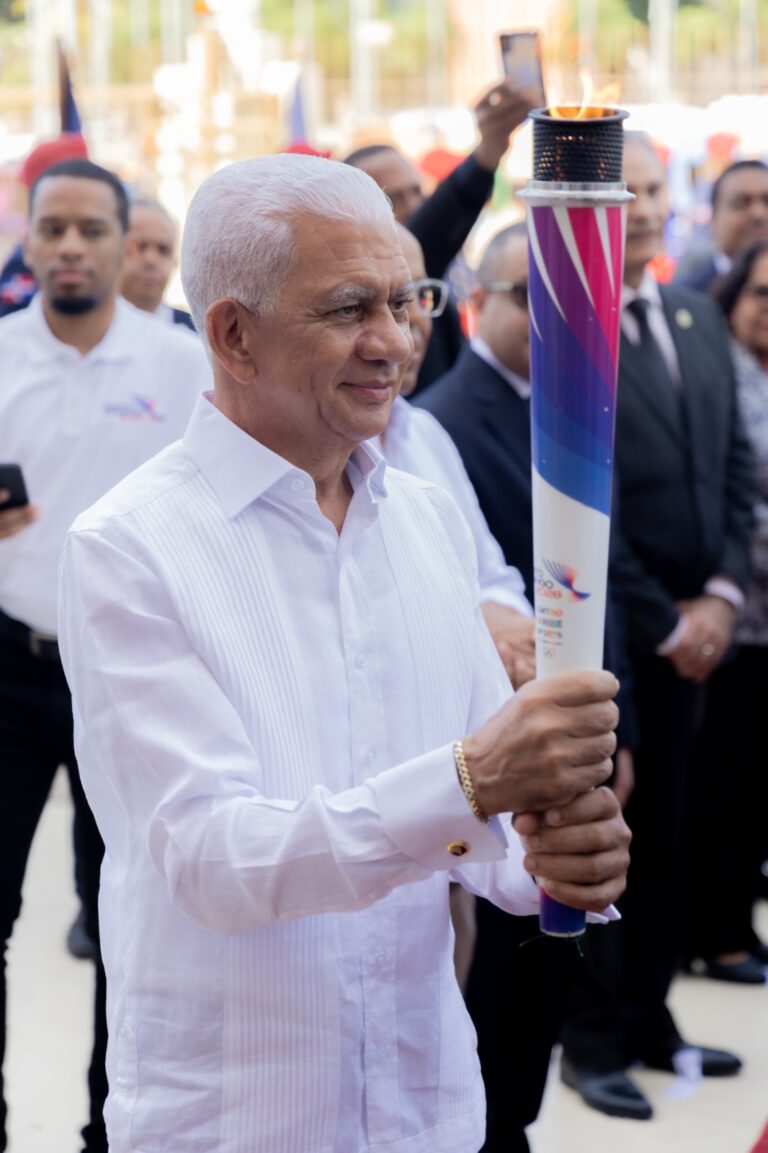 Juegos Centroamericanos y del Caribe 2026 llegan al Senado con entrega de antorcha