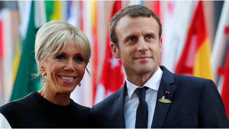 Un gesto de Brigitte Macron hacia el presidente francés dispara rumores de crisis