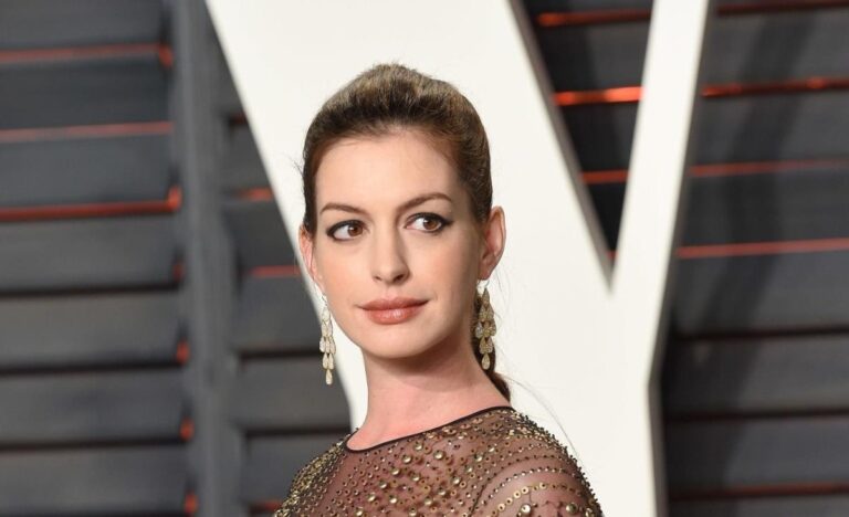 La estrella de Hollywood Anne Hathaway espera a su tercer hijo