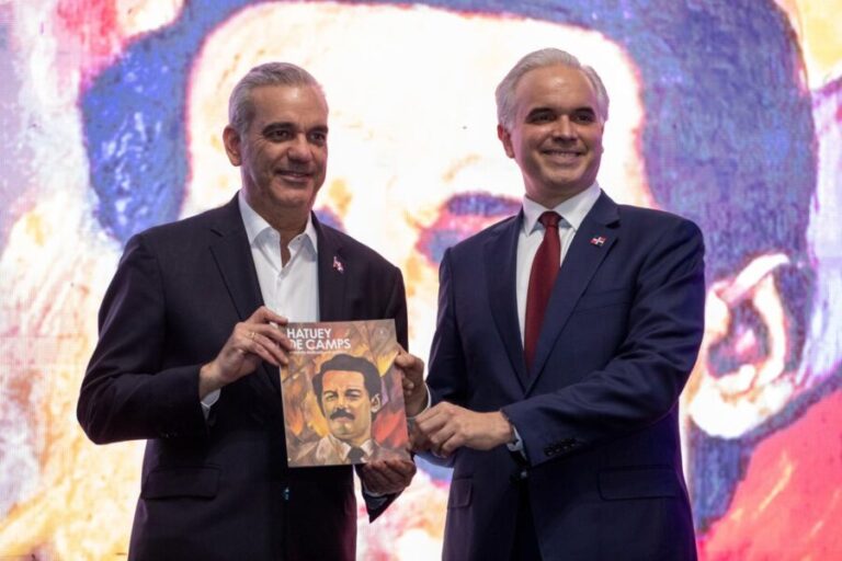 El presidente rinde tributo a Hatuey De Camps en acto conmemorativo