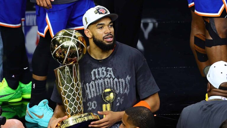 Karl Towns corona un sueño histórico y los Knicks levantan el trofeo de campeón