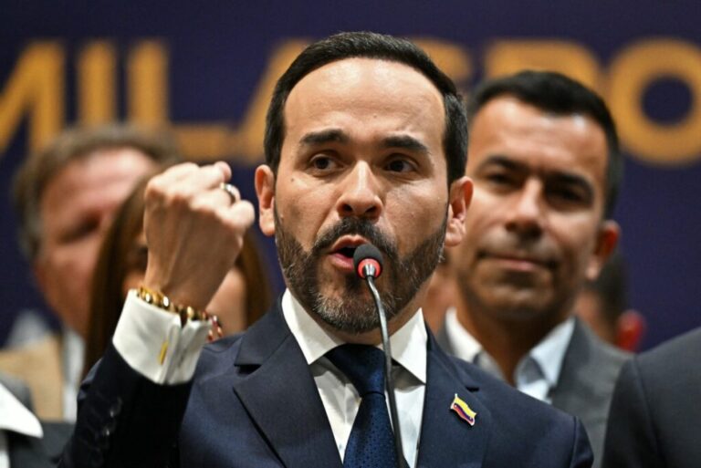 Nuevo gobierno colombiano arranca con el respaldo de Trump para enfrentar al narcotráfico