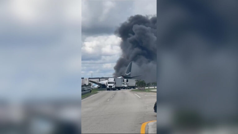 Tragedia en Miami: avión de Amazon se estrella y deja cinco muertos