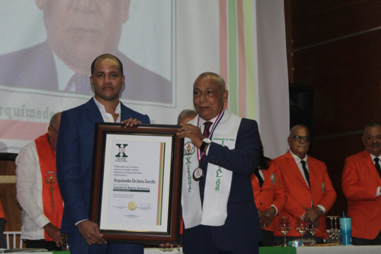 La Romana honra a sus grandes: Eduardo Gómez y Edwin Encarnación lideran la Clase 2026
